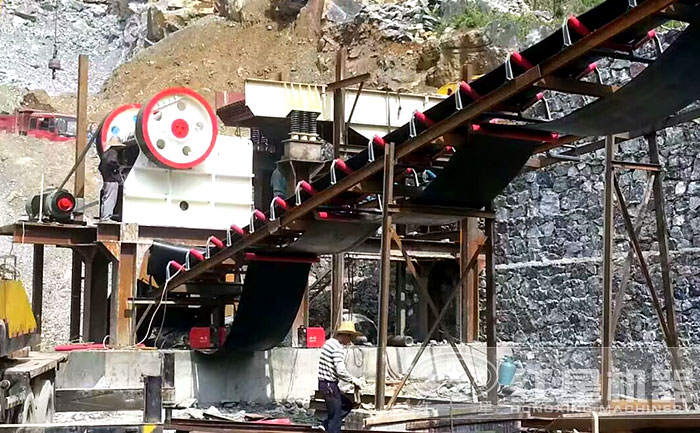 江西時產500噸石灰?guī)r粗碎現(xiàn)場