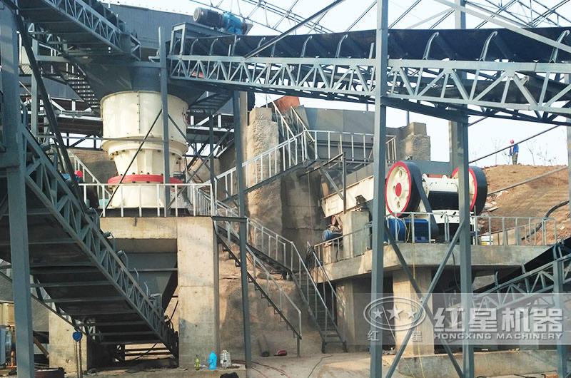 河卵石日產(chǎn)1000噸破碎現(xiàn)場(chǎng) 河卵石日產(chǎn)1000噸破碎現(xiàn)場(chǎng)