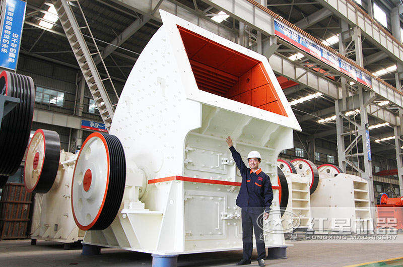 重錘式礦石粉碎機，型號齊全，產量高