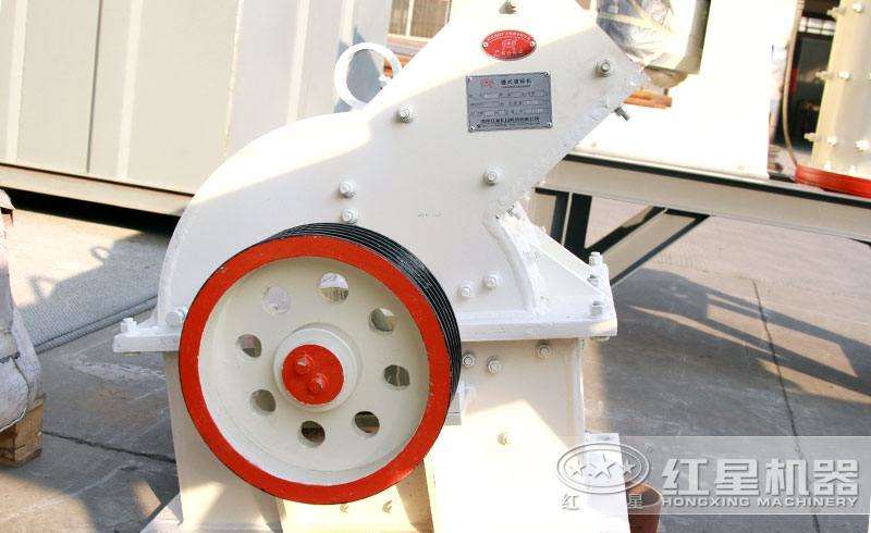 多種型號錘式破碎機(jī)，不同產(chǎn)量，可滿足用戶不同需求