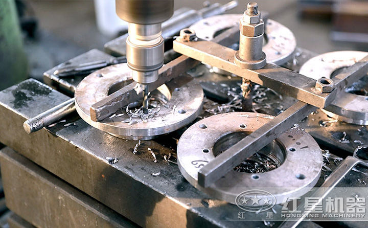 紅星出品，必出精品，匠心工藝打造高品質、高性價比的大中型履帶移動破碎一體機 