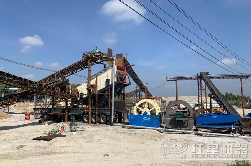 移動式制砂機作業(yè)現(xiàn)場圖 移動式制砂機作業(yè)現(xiàn)場圖