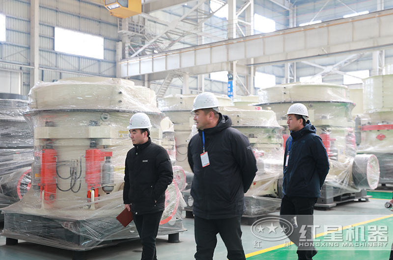 經(jīng)理陪同客戶來(lái)廠參觀 經(jīng)理陪同客戶來(lái)廠參觀