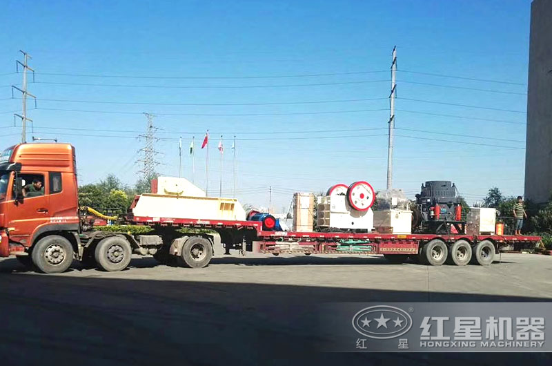 全套時產(chǎn)200噸碎石機設備發(fā)貨 全套時產(chǎn)200噸碎石機設備發(fā)貨