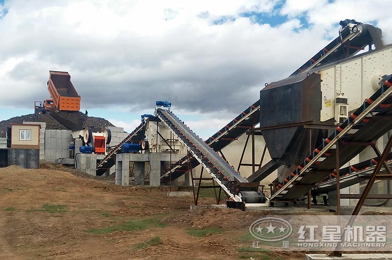 時產(chǎn)200噸石子破碎機(jī)生產(chǎn)現(xiàn)場圖 時產(chǎn)200噸石子破碎機(jī)生產(chǎn)現(xiàn)場圖