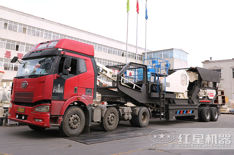 移動(dòng)破碎機(jī)直接開(kāi)往作業(yè)現(xiàn)場(chǎng) 移動(dòng)破碎機(jī)直接開(kāi)往作業(yè)現(xiàn)場(chǎng)