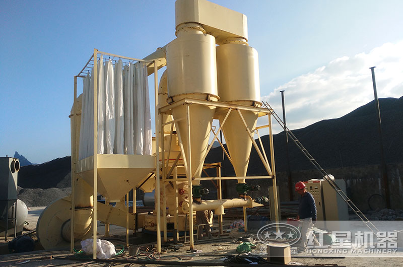 小型超細(xì)粉磨機(jī)生產(chǎn)現(xiàn)場圖片 小型超細(xì)粉磨機(jī)生產(chǎn)現(xiàn)場圖片