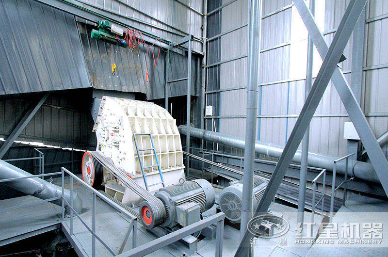 錘式破碎機(jī)作業(yè)現(xiàn)場圖片 錘式破碎機(jī)作業(yè)現(xiàn)場圖片