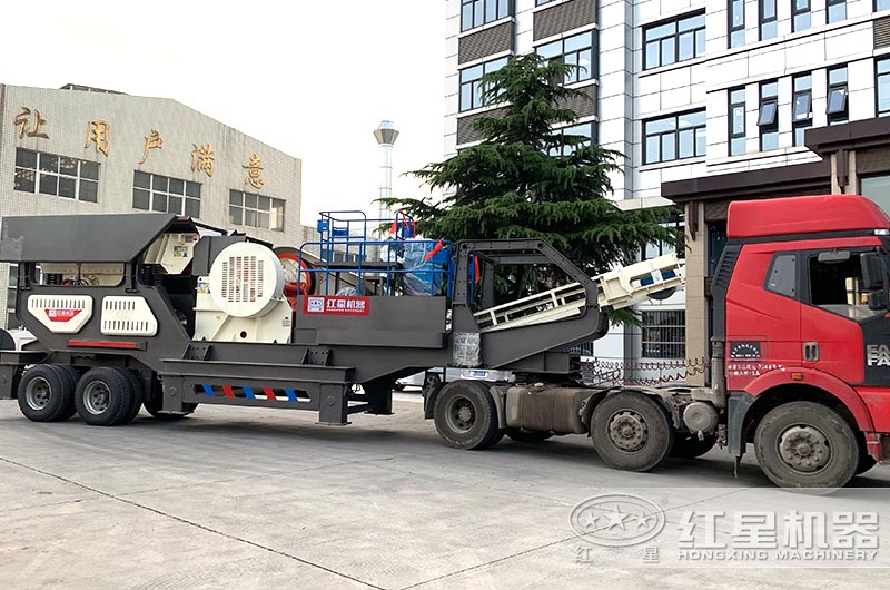 移動式破碎機直接開到客戶現(xiàn)場 移動式破碎機直接開到客戶現(xiàn)場