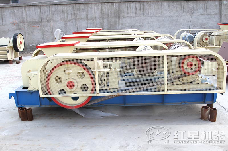 對輥式破碎機現(xiàn)貨供應(yīng) 對輥式破碎機現(xiàn)貨供應(yīng)