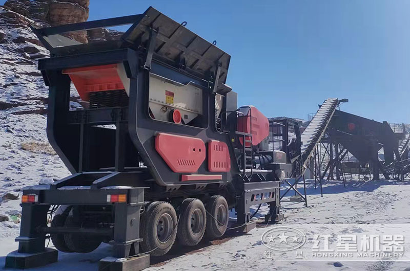輪胎式移動破碎機現場