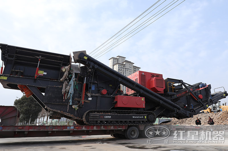 移動破碎站轉場作業中
