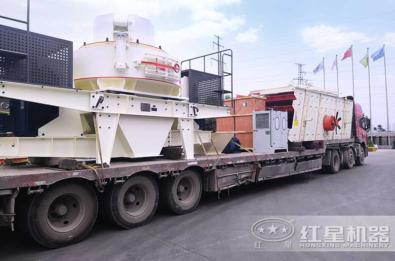 紅星成套煤炭粉碎設備裝車發(fā)貨現(xiàn)場 紅星成套煤炭粉碎設備裝車發(fā)貨現(xiàn)場